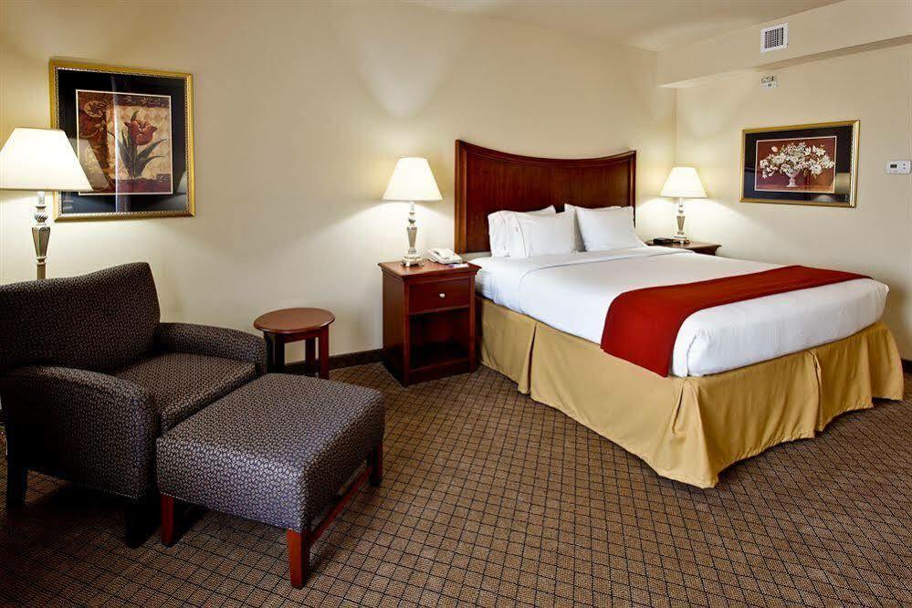 Holiday Inn Express & Suites Morristown By Ihg Exterior photo